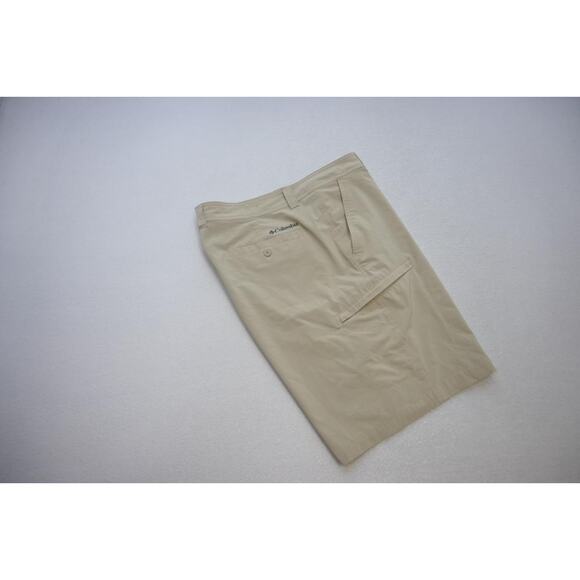 Columbia Cargo Shorts Beige Polyester Stretch Hiking Camp Fishing Mens Size 40 - Picture 1 of 6